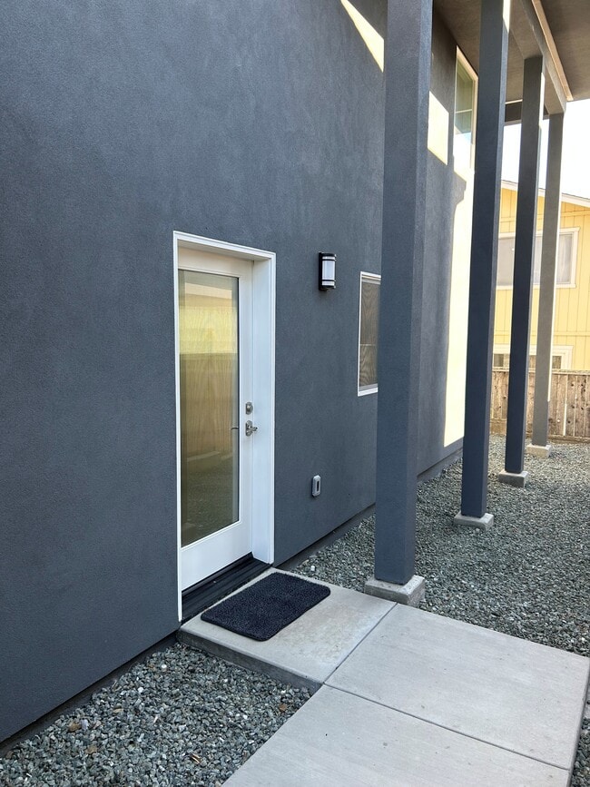 548 Blanca St, Unit A in Morro Bay, CA - Foto de edificio - Building Photo
