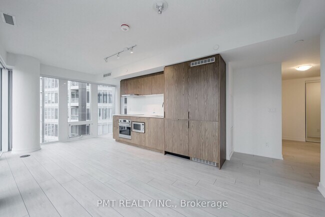 60-2360 Shuter St in Toronto, ON - Building Photo - Building Photo