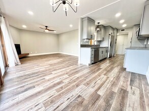 282 Redondo Ave in Long Beach, CA - Building Photo - Building Photo