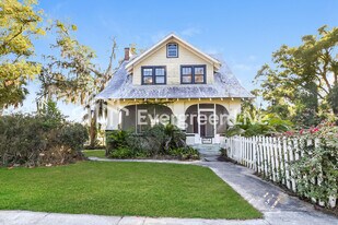 626 E Washington Ave in Eustis, FL - Building Photo