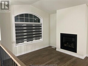 383 Mulberry Ln in Lakeshore, ON - Building Photo - Building Photo