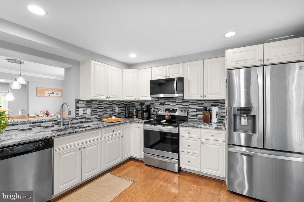 43982 Choptank Terrace in Ashburn, VA - Building Photo