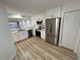 1325 NW 124th Ave in Pembroke Pines, FL - Building Photo