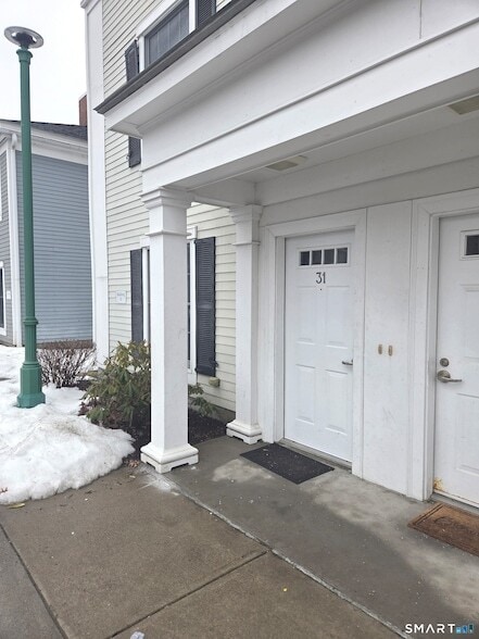 31 Fairgate Dr in Stamford, CT - Foto de edificio - Building Photo