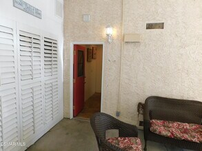 27437 Freetown Ln in Agoura Hills, CA - Building Photo - Building Photo