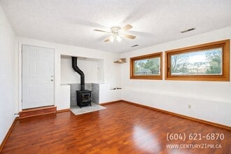 32855 Harwood Crescent in Abbotsford, BC - Building Photo - Building Photo
