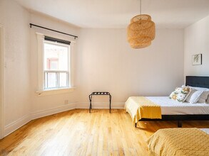 35 Shannon St, Unit SI ID1513083P in Toronto, ON - Building Photo - Building Photo