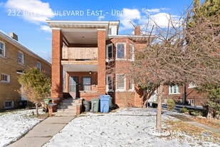 232 Giles Blvd E in Windsor, ON - Building Photo