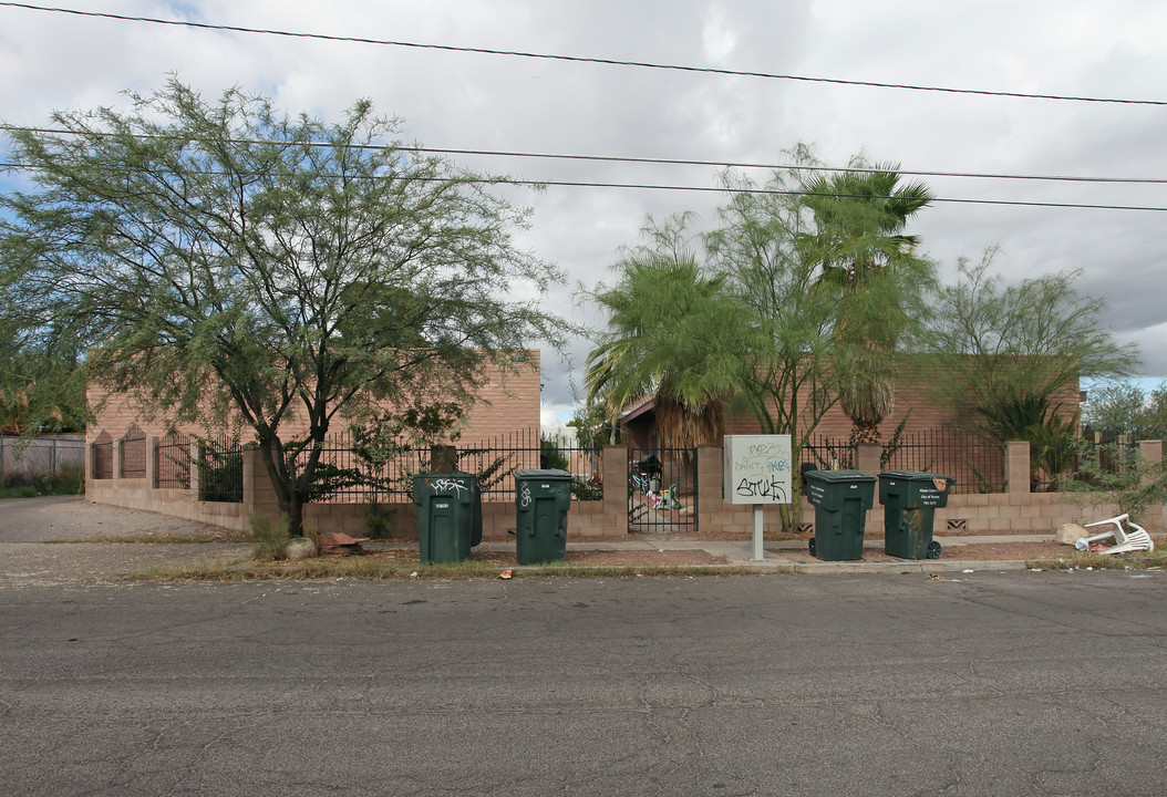 2511 N Fontana Ave in Tucson, AZ - Foto de edificio