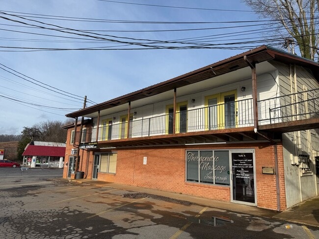 404 W Jackson Blvd in Jonesborough, TN - Building Photo - Building Photo