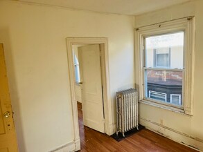 6445 Market St in Upper Darby, PA - Building Photo - Building Photo
