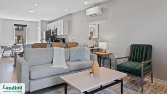 5040 Linbar Dr in Nashville, TN - Building Photo