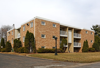 1707 Lindig St in Falcon Heights, MN - Building Photo - Building Photo