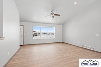 1719 Sovereign Way in Neenah, WI - Building Photo - Building Photo