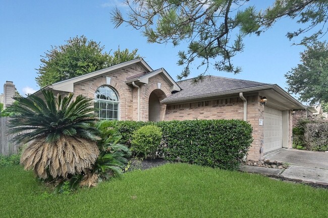 18441 Sunrise Oaks Ct in Montgomery, TX - Foto de edificio - Building Photo