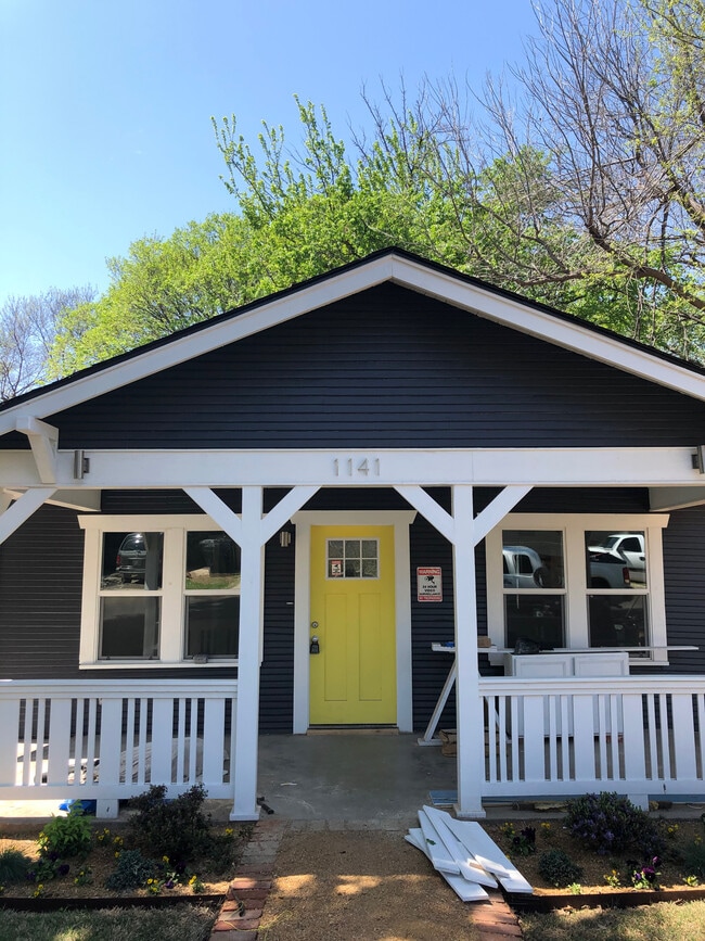 property at 1141 N Douglas Ave