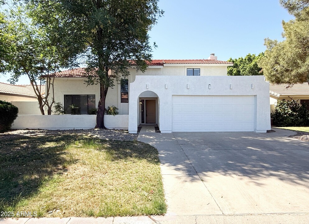 1529 E Edgewater Dr in Tempe, AZ - Building Photo