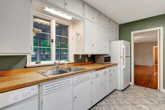 202 W Indiana Ave in Urbana, IL - Building Photo - Building Photo