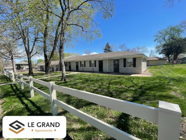 property at 309 SE Grand Ave