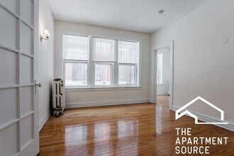 432 W Surf St, Unit 109 in Chicago, IL - Building Photo - Building Photo