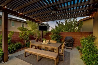 9702 Starlight Ridge Ave in Las Vegas, NV - Building Photo - Building Photo