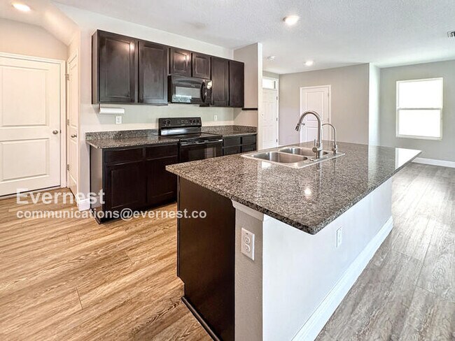 16852 Trite Bend St in Wimauma, FL - Building Photo - Building Photo