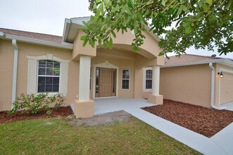 12 Lamar Ln in Palm Coast, FL - Building Photo - Building Photo