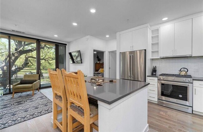 900 S 1st St in Austin, TX - Building Photo - Building Photo