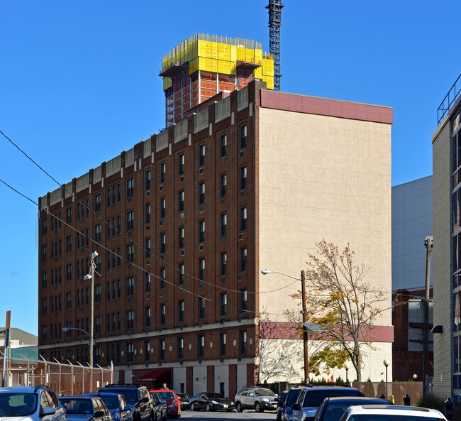 Plaza Apartments in Jersey City, NJ - Foto de edificio - Building Photo