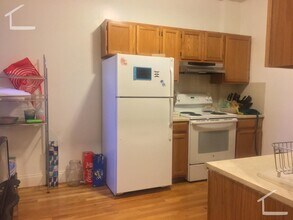 215 St Paul St, Unit 2 in Brookline, MA - Building Photo - Building Photo