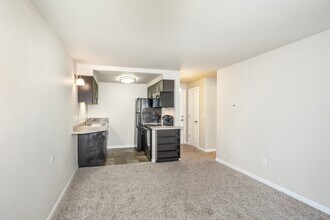 Kimberly Court Apartments in Boulder, CO - Building Photo - Interior Photo