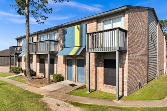 Park at Clear Lake in Houston, TX - Building Photo - Building Photo