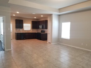 7347 Braes Cor in San Antonio, TX - Building Photo - Building Photo