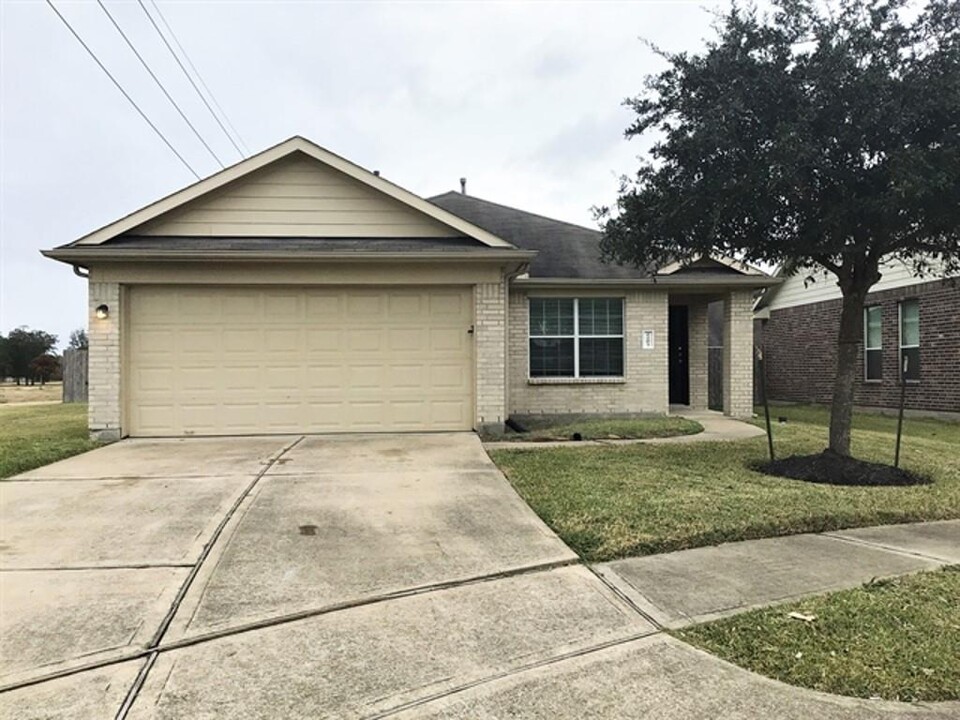 2203 Steep Pine Tr in Fresno, TX - Building Photo