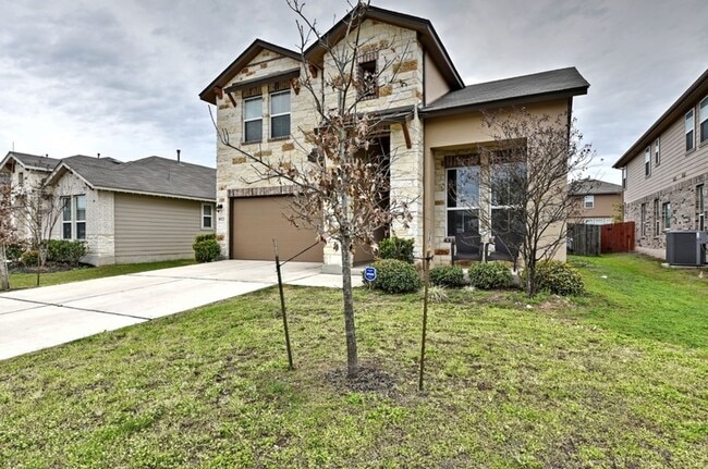 8923 Dusty Run Ln in San Antonio, TX - Building Photo - Building Photo