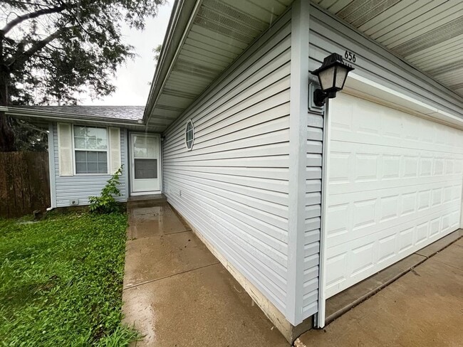 property at 656 Meadowridge Dr