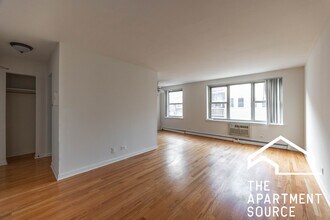 3710 N Pine Grove Ave in Chicago, IL - Building Photo - Building Photo