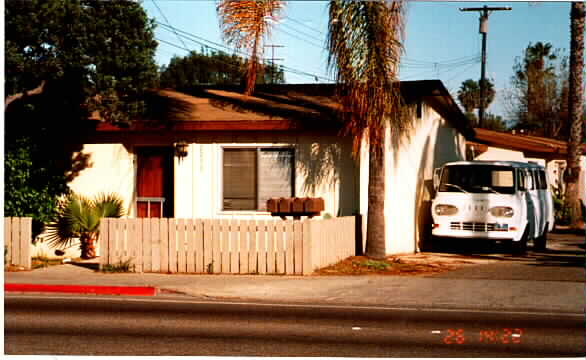 2236 Placentia Ave in Costa Mesa, CA - Foto de edificio