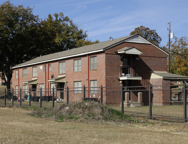 Luther C. Wilson Homes in Columbus, GA - Foto de edificio - Building Photo