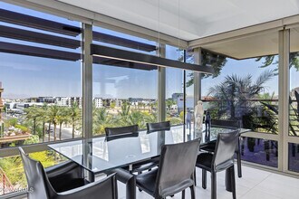 7137 E Rancho Vista Dr in Scottsdale, AZ - Building Photo - Building Photo