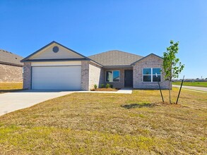 1401 Claire Ct in Shawnee, OK - Building Photo - Building Photo