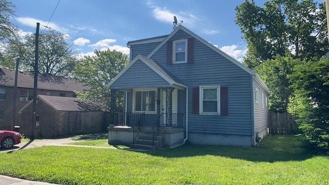 250 E Parkwood Dr in Dayton, OH - Building Photo - Building Photo