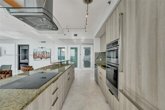 1830 S Ocean Dr, Unit 1502 in Hallandale Beach, FL - Building Photo - Building Photo