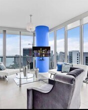 888 Biscayne Blvd, Unit 07 in Miami, FL - Building Photo - Building Photo