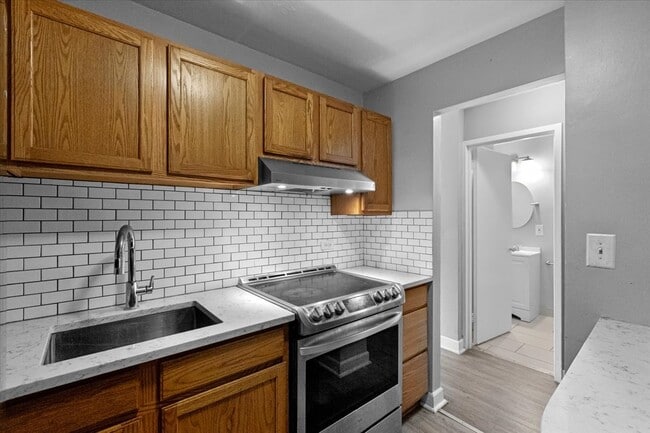 property at 5601 N Sheridan Rd