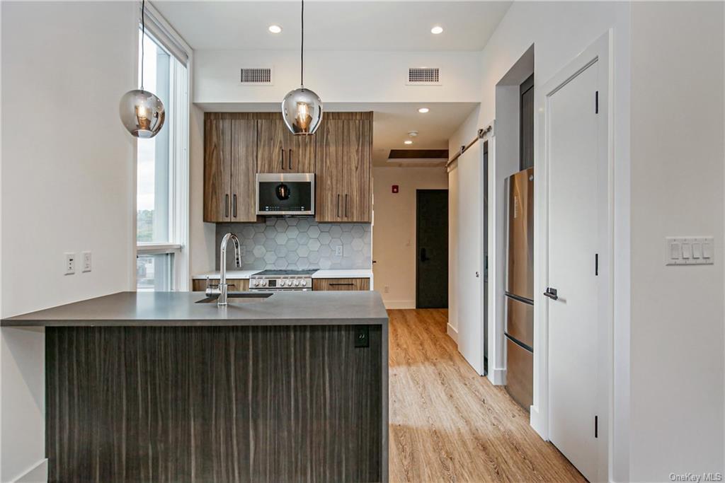 39 Washington Ave, Unit 312 in Pleasantville, NY - Building Photo