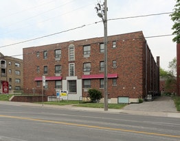 Regal Court in Toronto, ON - Building Photo
