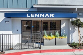 Hartford by Lennar Homes in Fremont, CA - Foto de edificio - Building Photo