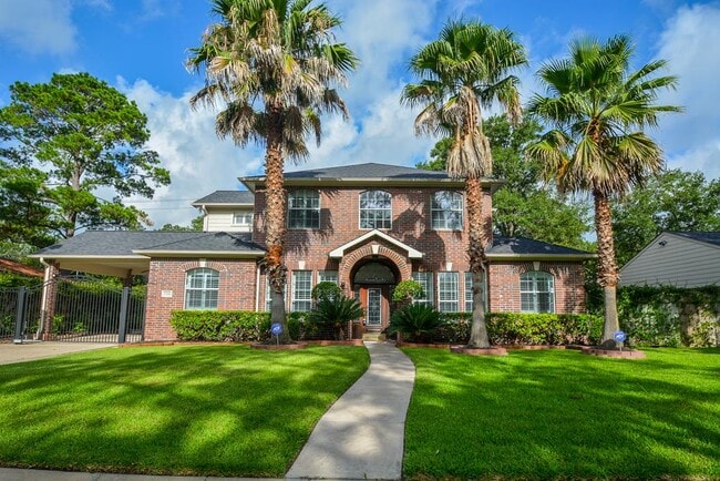 2326 Walnut Bend Ln