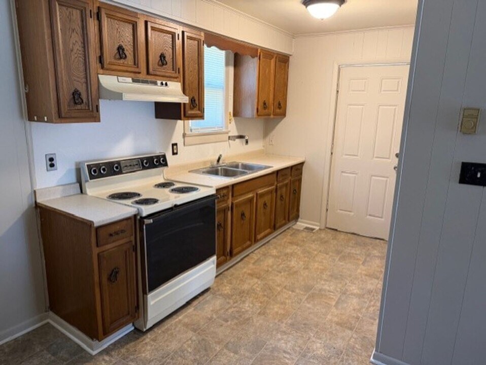 2144 S 2nd St in Steelton, PA - Building Photo